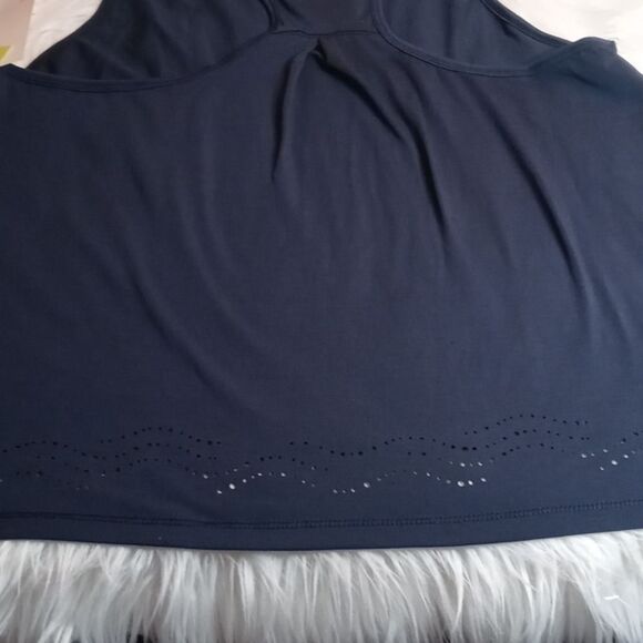 All in motion  tank top 
M - Picture 3 of 3